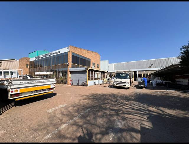5,500M² WAREHOUSE FOR SALE IN SUNDERLAND RIDGE